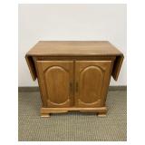 HARDWOOD SERVER ON CASTERS