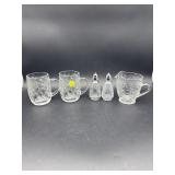2 GLASS MUGS AND MATCHING CREAMER, SALT/PEPPER
