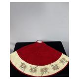 CHRISTMAS TREE SKIRT