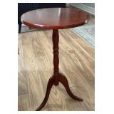SMALL ROUND PLANT STAND
