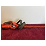 BLACK AND DECKER HEDGE TRIMMER