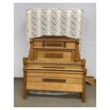 ANTIQUE 3/4 BED