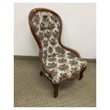 ANTIQUE LADIES CHAIR ON CASTERS