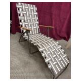 FOLDING LAWN CHAIR
