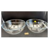 2 GLASS MIXING BOWLS