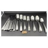 SET OF 8 LAGOSTINA FLATWARE - ONLY 4 TEASPOONS
