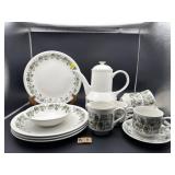 VINTAGE KATHIE WINKLE  ELECTRA RIVIERA DINNERWARE