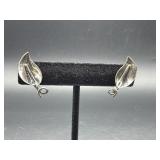 STERLING SILVER LILLY SHAPED EARRINGS