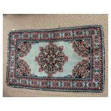 VINTAGE LATCH HOOK RUG