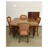 ANTIQUE DINING TABLE AND 4 CHAIRS/ 2 LEAVES