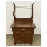 ANTIQUE WASH STAND WITH TOWEL RACK