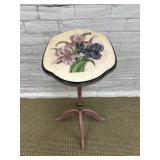 SMALL TOLE PAINTED TILT TOP TABLE