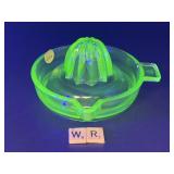 VINTAGE 1930'S URANIUM DEPRESSION GLASS JUICER