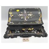 ANTIQUE BLACK LACQUER TRINKET BOX