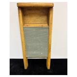 BABY ANTIQUE SCRUB BOARD WITH METAL SCRUB