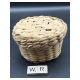 SMALL HAND MADE WOVEN BASKET