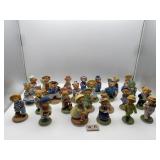 FRANKLIN MINT PORCELAIN BEARS + CABINET