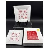 8 HOLIDAY RELATED SIDE PLATES