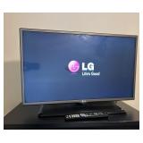 LG 32 ' TV WITH REMOTE