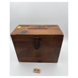 PINE COMMENT CARD BOX