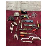 COLLECTION OF ASSORTED TOOLS