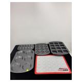 SELECTION OF LIKE NEW BAKING PANS AND LINER