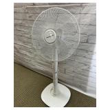 WHITE HONEYWELL FLOOR FAN