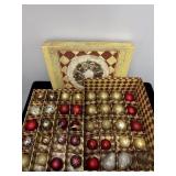 LARGE SELECTION OF PLASTIC CHRISTMAS BULBS
