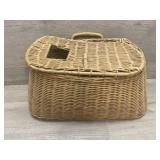 Vintage Fishing Creel w: Handle