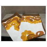 Groovy Retro Table Cover