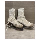 Canadian Flyer Ice Skates SZ 9 1/3