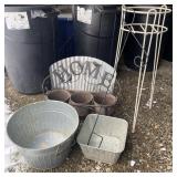 Metal Garden / Yard Decor / Planters / Plant