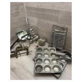 Vintage Kitchen Items Lot