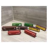 (8) Unmarked HO Freight Cars