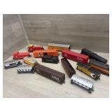 (15) HO Train Cars