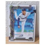 2025 Topps Holiday Yoshinobu Yamamoto Dodgers Card