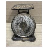 Antique Table Top Scale 7.5"