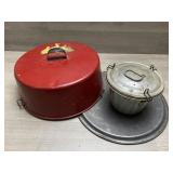 Cake Carrier & Bundt Pan -