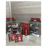Xmas House Figurines. NIP
