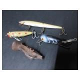 OLD CRAWFISH & BOMBER BAIIT WOOD FISHING LURES ETC