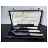 VINTAGE CASED SILVER PLATED FISH SET
