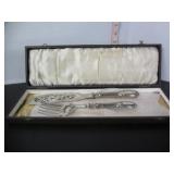 VINTAGE SILVER PLATE FISH SET IN CASE