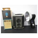 VTG. BROWNIE REFLEX CAMERA-FLASHOLDER-BULBS