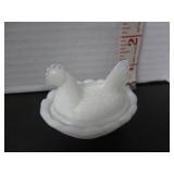 VINTGAE MINI MILKGLASS NESTING HEN DISH