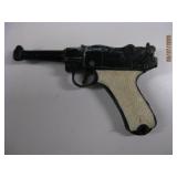 VINTAGE 1950'S TOY LUGER CAP GUN