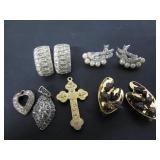 LOT OF VINTAGE JEWELLERY
