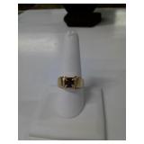10 KT GOLD MENS RING WITH GARNET