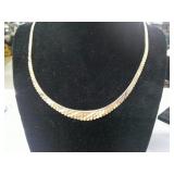 10 KT GOLD NECKLACE
