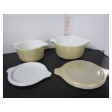 2 VINTAGE PYREX CASSEROLE DISHES WITH LIDS