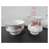 ROYAL ALBERT LAVENDER ROSE CREAM & SUGAR SET
